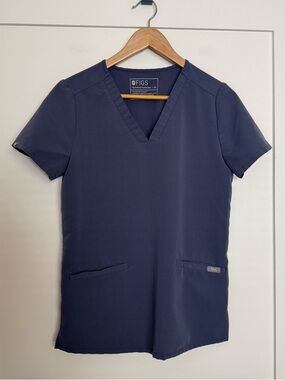 Figs Scrubs Top Casma Three-Pocket Womens Sz XS Space Navy Medical Nurse PO2699